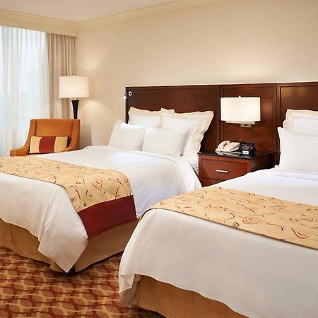 Indianapolis Marriott East Hotel Exterior photo