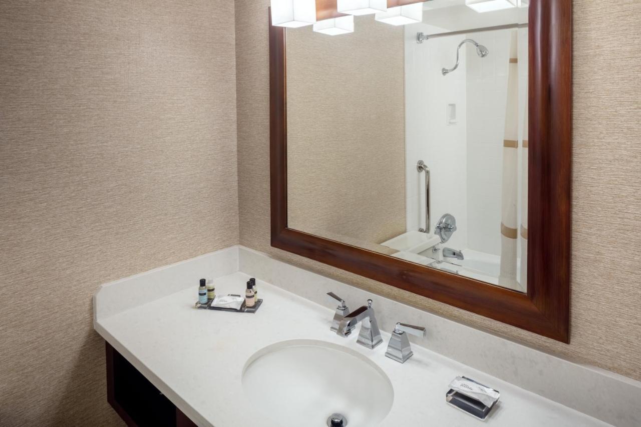 Indianapolis Marriott East Hotel Exterior photo
