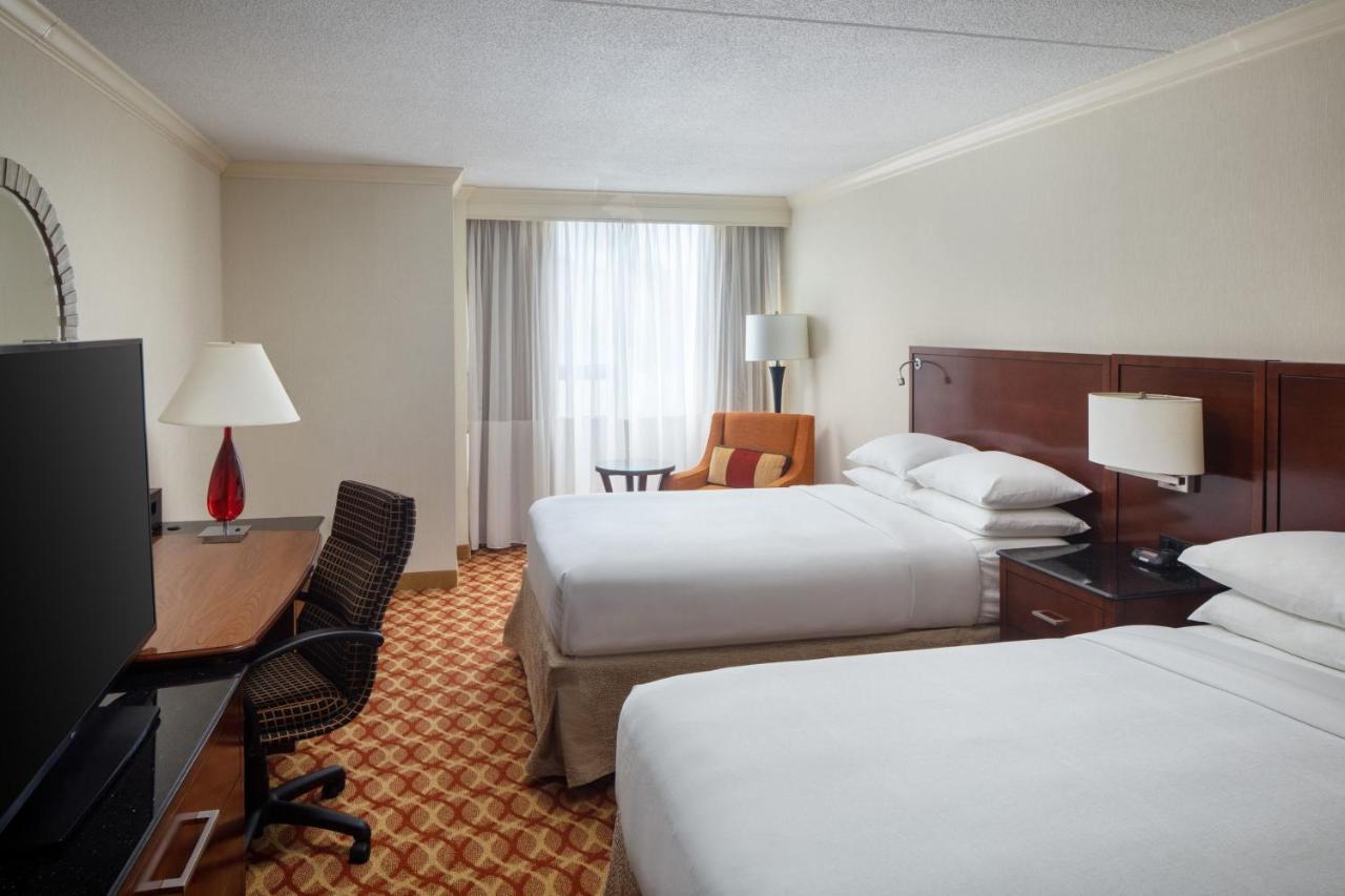 Indianapolis Marriott East Hotel Exterior photo