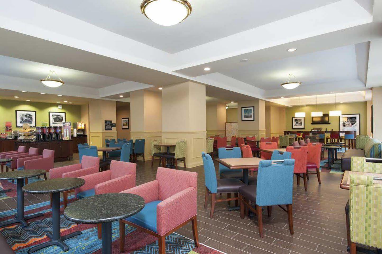 Indianapolis Marriott East Hotel Exterior photo