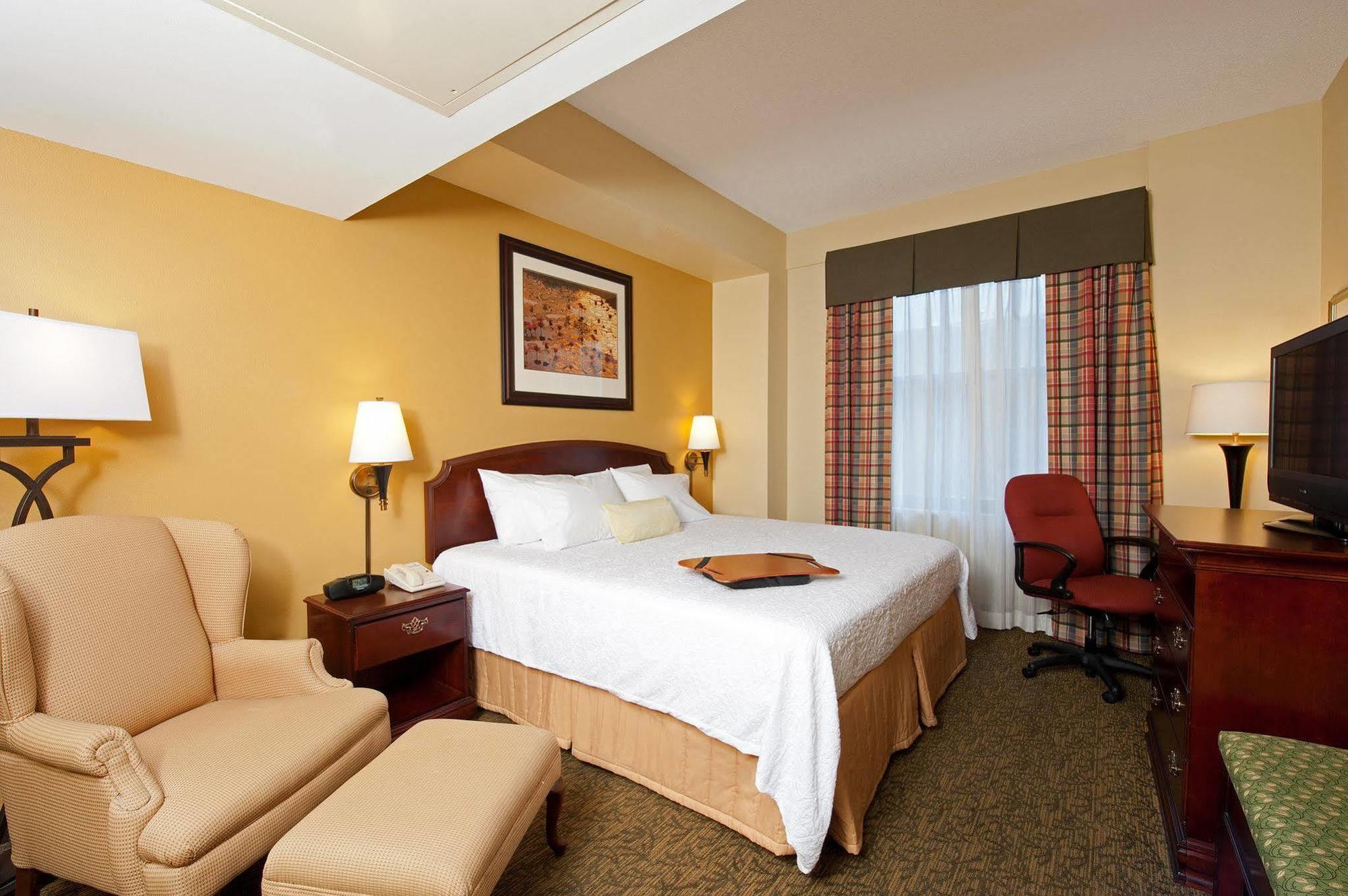 Indianapolis Marriott East Hotel Exterior photo