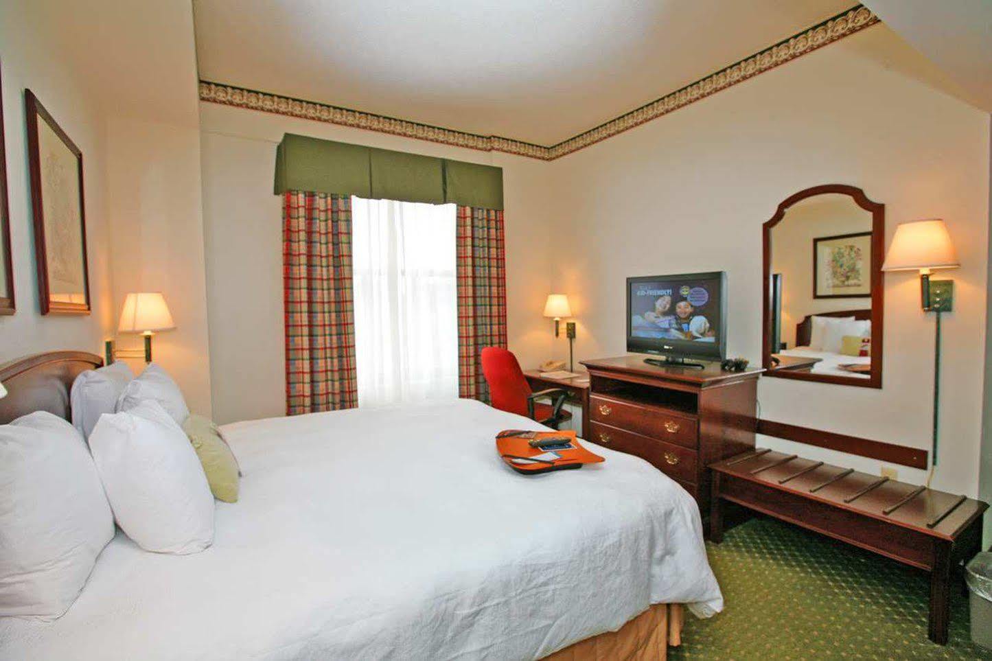 Indianapolis Marriott East Hotel Exterior photo