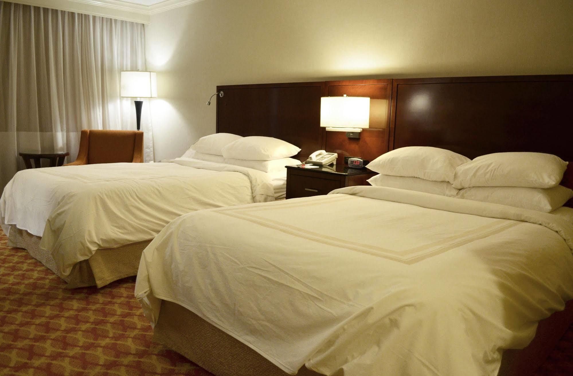 Indianapolis Marriott East Hotel Exterior photo
