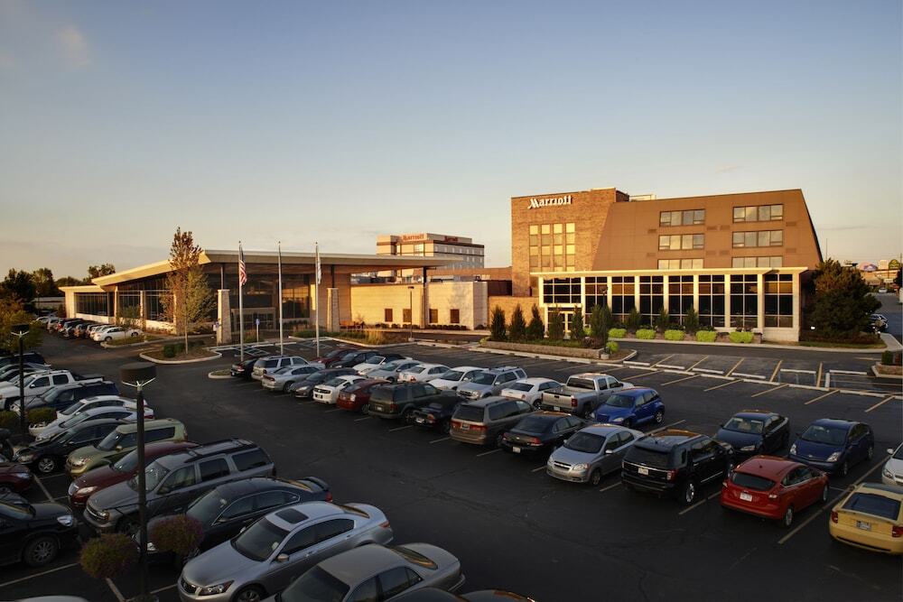 Indianapolis Marriott East Hotel Exterior photo